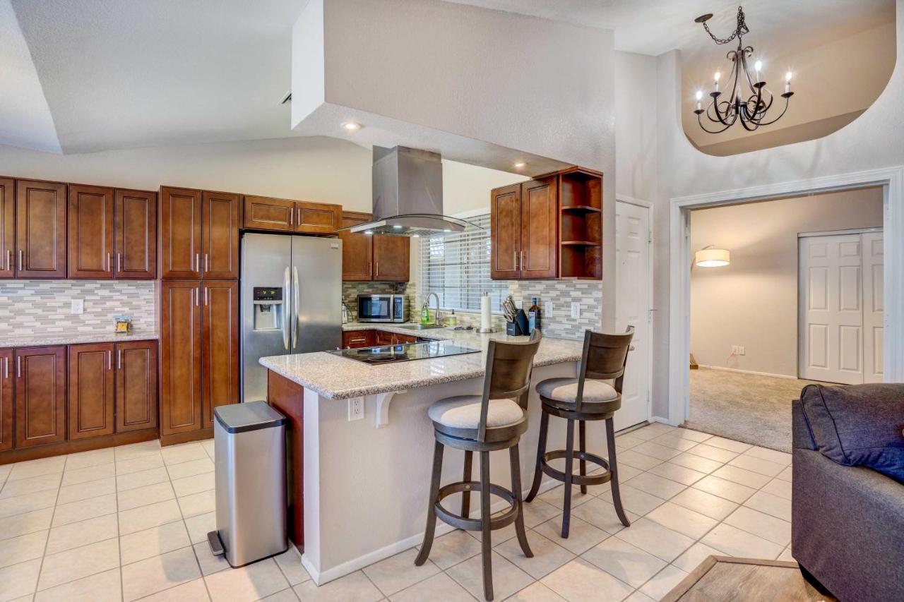 Pet-Friendly Condo With Pool About 7 Mi To Dtwn Chandler Exterior foto