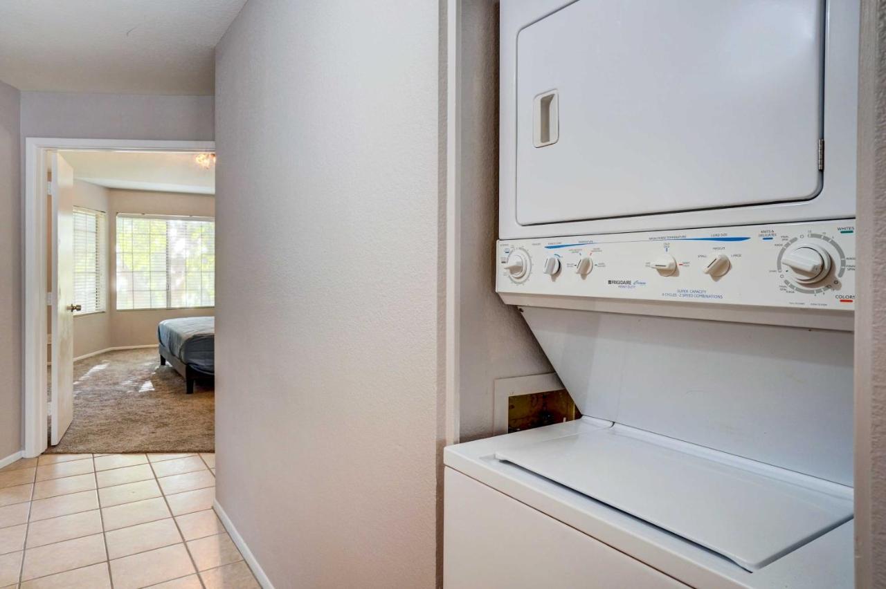 Pet-Friendly Condo With Pool About 7 Mi To Dtwn Chandler Exterior foto