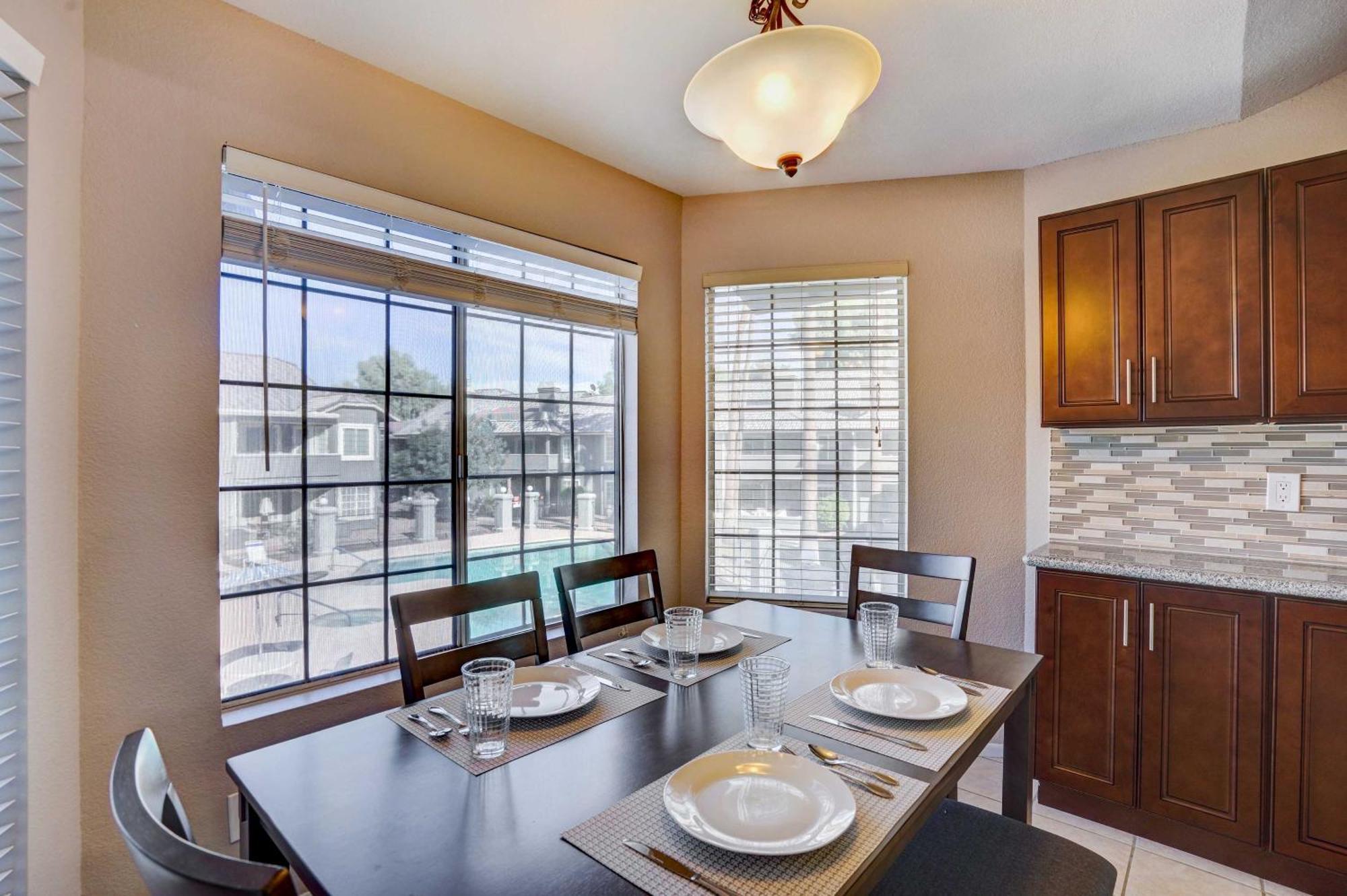 Pet-Friendly Condo With Pool About 7 Mi To Dtwn Chandler Exterior foto