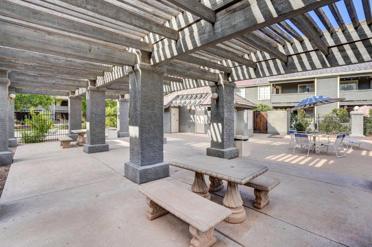 Pet-Friendly Condo With Pool About 7 Mi To Dtwn Chandler Exterior foto