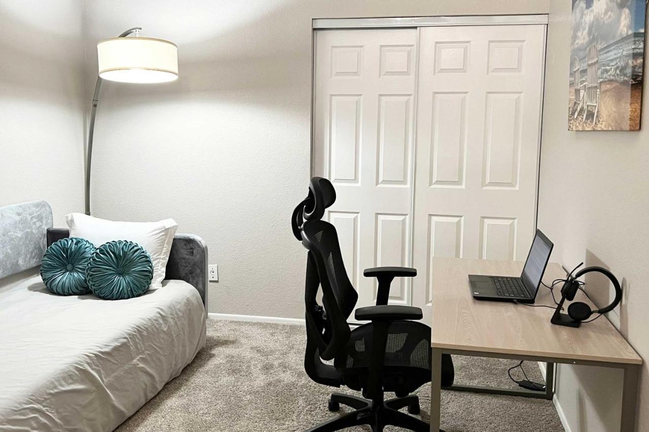 Pet-Friendly Condo With Pool About 7 Mi To Dtwn Chandler Exterior foto